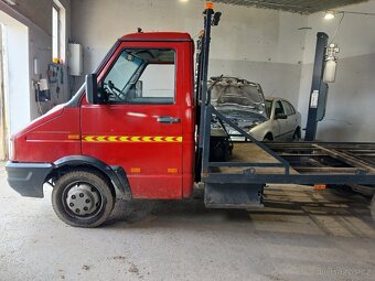 Iveco Daily 2,5 TD - 76 kW - 6