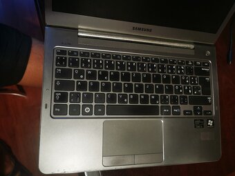 ultrabook Samsung NP530U3C - 6