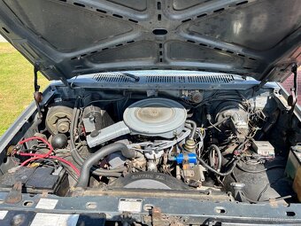 Ford F250 4x4 benzín 7,5l v manuálu - 6