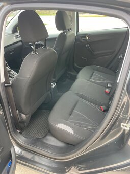 Peugeot 208 1.4 hdi - 6