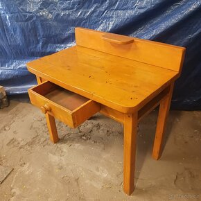 Velmi zachovalý starý stůl - 6