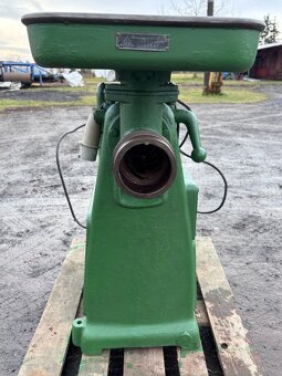 Řeznický vlček / mlýnek na maso - 6