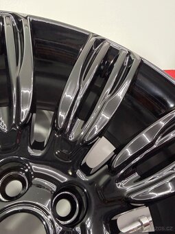 Range Rover Velar r22 top - 6