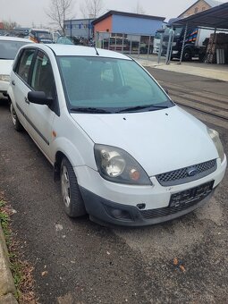 Ford Fiesta rok 2005 nafta motor ok - 6