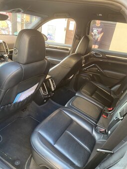 Porsche Cayenne - 6