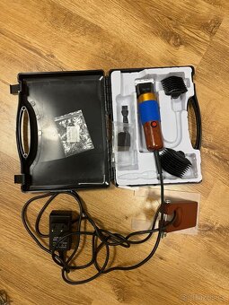 tufting gun + projektor + vsechny veci do startu - 6