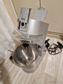 Automatický robot - mixér - 6