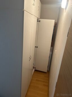 Bílá skříň s nástavcem - 6
