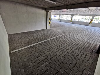 Pronájem garážového stání 15 m2 Praha, Bryksova - 6