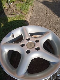 alu kola Borbet 15"  5x108  7J  ET35  střed 72 mm - 6