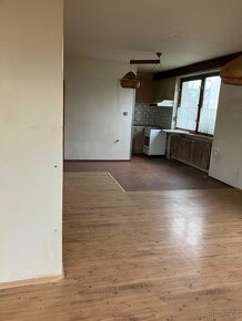 Rozlehlý rodinný dům240m2, dispozice 6+kk / Městec Králové - 6