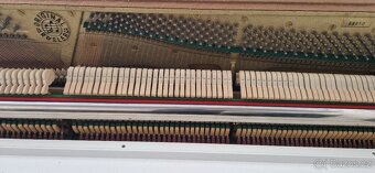 Bílé piano Rösler - Petrof se židlí - 6