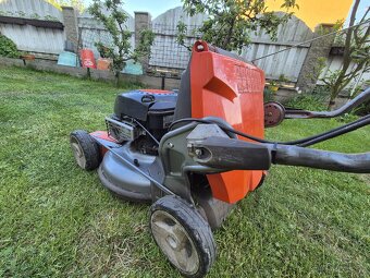 Sekacka Husqvarna záběr 48cm s pojezdem. - 6