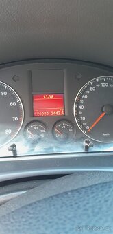 VW Touran s benzinovým motorem 1.4 TSI - 6