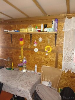 Karavan s dřevěnou přístavbou - 6