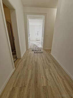 Pronájem zrekonstruovaného bytu 2+kk, 67,80m2, na ulici Anto - 6