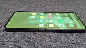 Samsung Galaxy Z Flip 4 8/256GB s chybou LCD - 6