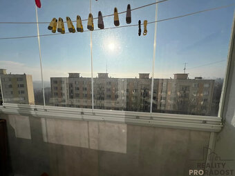 Nabízíme pronájem prostorného bytu 3+1 se zasklenou lodžií, - 6