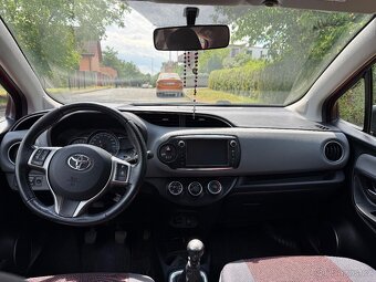 Toyota Yaris 1.3 - 6