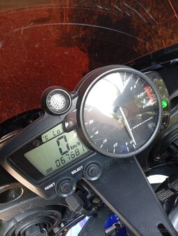Yamaha YZF-R1 - 6