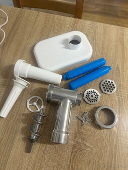 Prodám multifunkční kuchyňský robot Sencor - 6