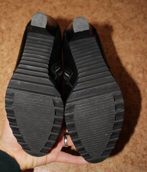 Černé dámské kožené polokozačky Barton v. 37 - 6