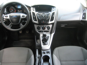 Ford Focus. Kombi 1,6 16V.  Ti-VCT. 77 kW. Servisní kniha - 6