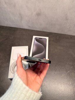 IPhone 15 pro max 256gb černý titan - 6