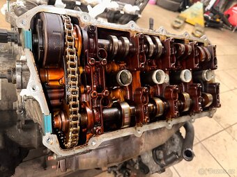 Audi A6 C6 – motor 4.2 V8 benzín 246 kW + převodovka - 6