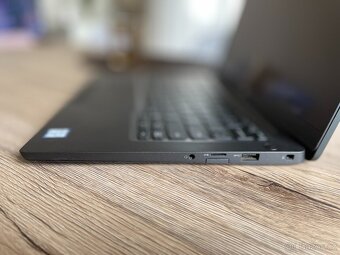 krásný notebook Dell Latitude 7400 - procesor i5 8.gen. - 6