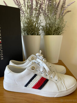 Bílé kožené tenisky Tommy Hilfiger, vel. 40 - 6