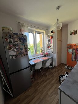 Prodej bytu 3+1, 63m2, balkon, Pardubice-Višňovka - 6