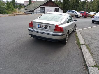 S 60 2.4i. 125kw - 6