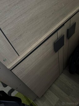 Vyvýšená postel se zásuvným stolem - 6
