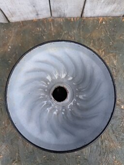 Retro smaltovaná forma na bábovku. - 6