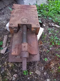 Prodám strojní svěrák - 6