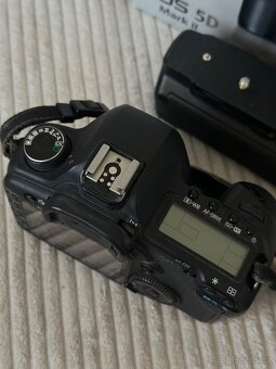 Canon 5D Mark II - 6