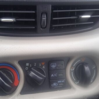 Nissan Almera Tino 1.8 - 6