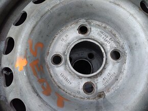 Zimní 175 70 13 na VW Golf I 4x100 - 6