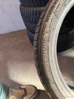 225/40R19 - 6