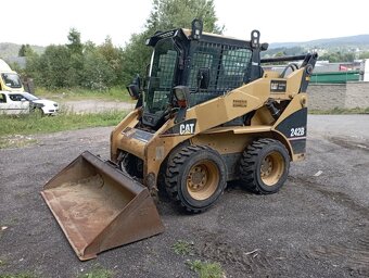 Prodám CATERPILLAR 242B - 6