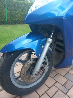 Honda Dylan 150 - 6