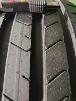 2ks nove letni 235/40 r19 pirelli - 6