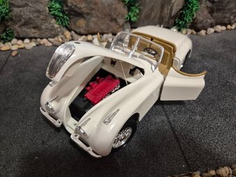 Prodám model 1:18 Jaguar XK 120 - 6