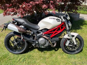 Ducati Monster 796 - 6
