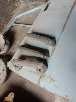 Prodám použité dily škoda 100 - 6