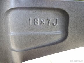 Toyota RAV4 zimna sada kol s TPMS čidlama 225/60r18  5x114,3 - 6