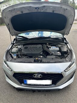 Hyundai i30 Combi 1.6CRDI automat servisováno nová stk - 6