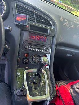 5008 Peugeut. 2012 rok. 2,0 nafta. Automat 7 mistni - 6