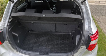 Toyota Yaris 1.5 Active Supreme - 6